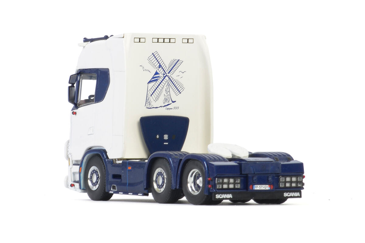 Miniature Scania S540 6x2 (1:50)