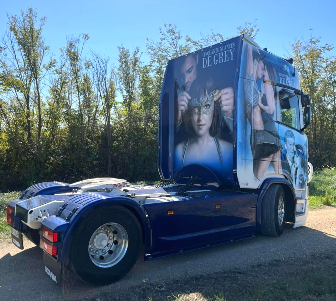 Miniature Scania 50 Nuances De Grey (1:50)