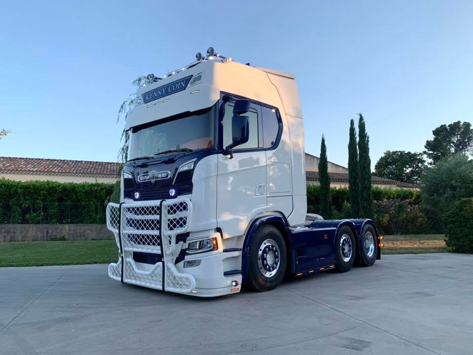Miniature Scania S540 6x2 (1:50)